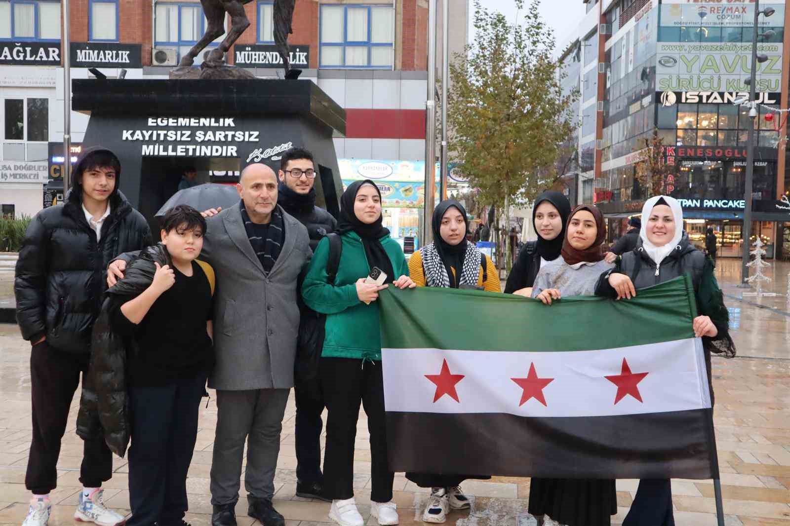 Çerkezköy’de Suriyeliler Esad rejiminin devrilmesini kutladı