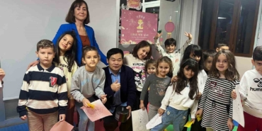 Çinli Mühendis Tao, bu kez de "Daha Dün Annemizin" şarkısını çaldı