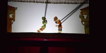 Çocuklar Hacivat-Karagöz oyunuyla eğlendi