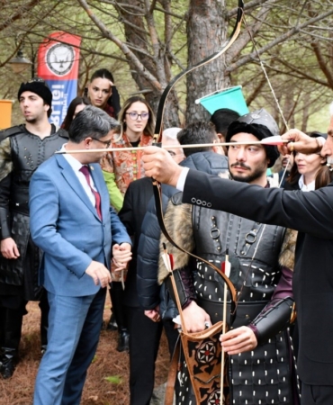 ÇOMÜ’de Türk Dünyası Geleneksel Okçuluk Atölyesi Gerçekleştirildi