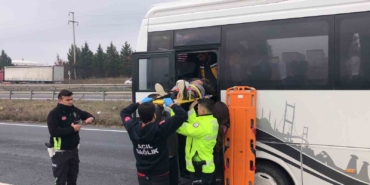 Çorlu’da 3 kişinin yaralandığı servis kazası kamerada