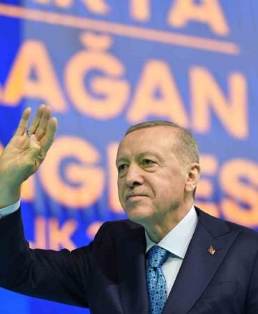 Cumhurbaşkanı Erdoğan, “Esad pılını pırtısını toplayıp bir gecede kaçmak zorunda kaldı”