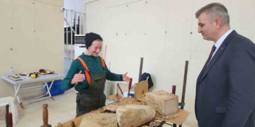 Değirmendere’deki ahşap heykeller onarılıyor