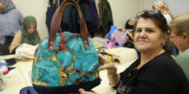 Deri çanta modasının kalbi kadınların elinde atıyor