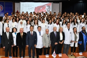 Diş Hekimliği Fakültesi Beyaz Önlük Giyme Töreni Gerçekleştirildi