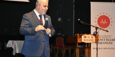 Diyanet İşleri Başkan Yardımcısı İşliyen, ‘Ailede Sorumluluk Bilinci’ konferansında konuştu