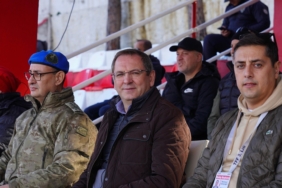 Dostluk maçı gri pasaporta takıldı