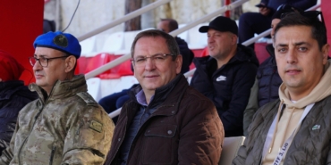 Dostluk maçı gri pasaporta takıldı