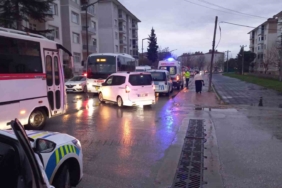 Edirne’de sabah saatlerinde etkili olan sağanak yağış beraberinde kazaları getirdi