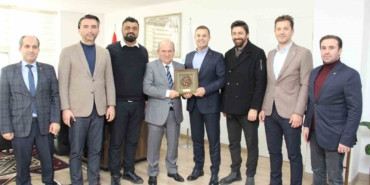 Edremit Ticaret Odası Yönetim Kurulu üyelerinden Başkan Akın’a ziyaret