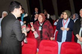 Engelliler Gününde karanfilli kutlama