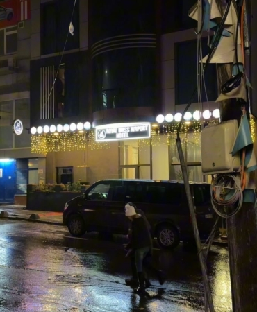 Erkek arkadaşıyla konakladığı otel odasında ölü bulundu