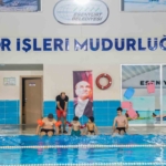 Esenyurt Belediyesinden özel bireylere yüzme ile terapi