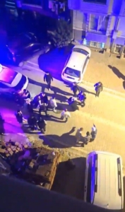 Esenyurt’ta 14 yaşında ki çocuğa rahatsızlık veren komşularını böyle dövdüler