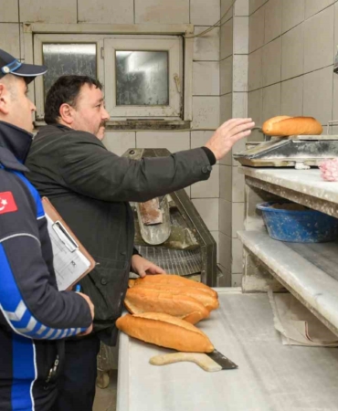 Esenyurt’ta zabıta ekipleri fırınları denetledi