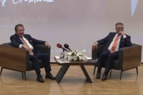 Eski Devlet Bakanı Çağlar: "Üniversiteler hayata başlayan insanların yol çizeceği fabrikalardır"