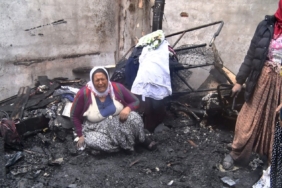 Evi kül oldu, yanan odasında gözyaşlarına boğuldu