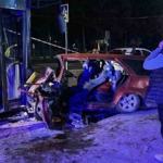 Eyüpsultan’da otomobil ile İETT otobüsünün çarpıştığı kazada 2 kişi hayatını kaybetti
