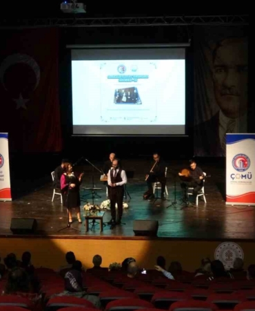 Ezine’de köy çocukları için verilen konsere, bilet yerine bot ile girdiler