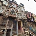 Fatih’te çöken binanın Athena Gökhan’ın kardeşi Hakan Özoğuz’a ait olduğu iddiası