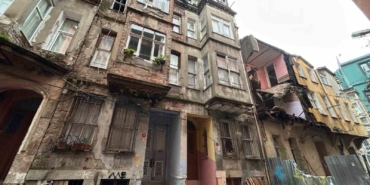 Fatih’te çöken binanın Athena Gökhan’ın kardeşi Hakan Özoğuz’a ait olduğu iddiası