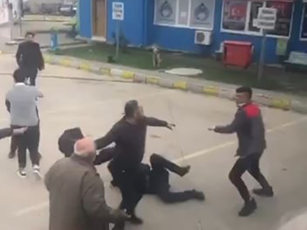 Fazla bagaj ücreti kavgası kanlı bitti: O anlar kamerada