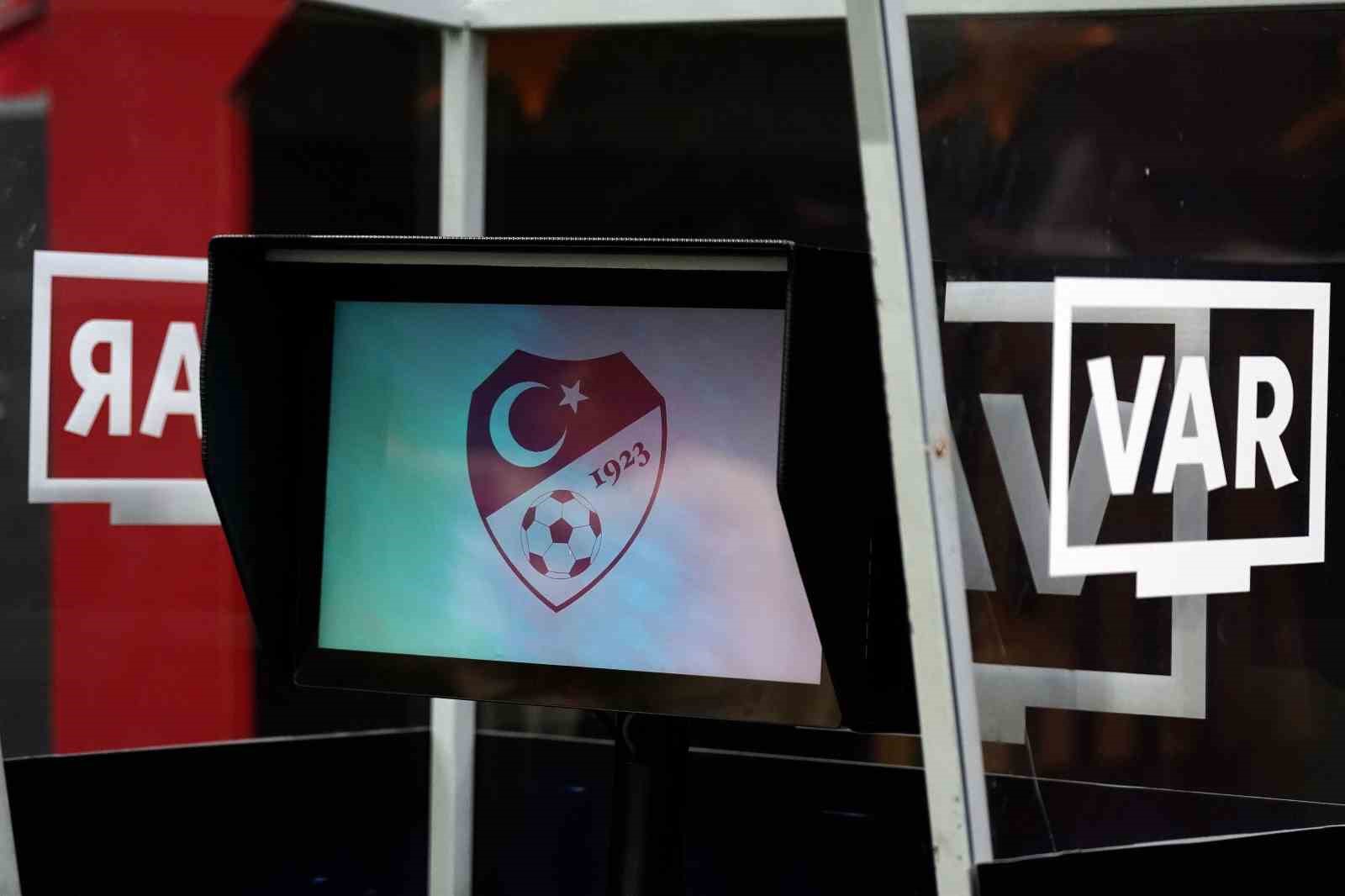 Galatasaray - Trabzonspor maçının VAR’ı Onur Özütoprak oldu