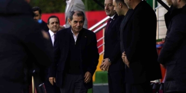 Galatasaray yönetimi tam kadro antrenmanı takip etti