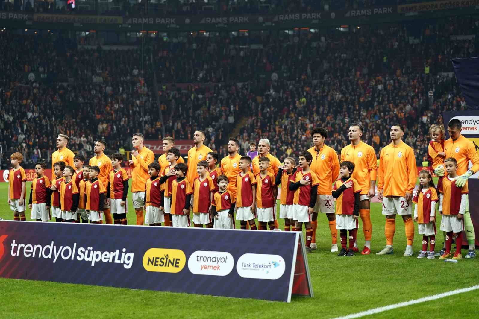 Galatasaray’da 3 değişiklik