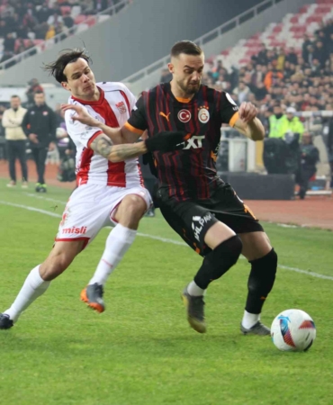Galatasaray’da tek değişiklik