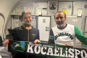 Galibiyet sevinci uçakta hostese beste yaptırdı
