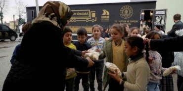 ‘Gezen Tır’ projesi ile çocuklar sinema ile buluşuyor