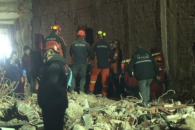 Güngören’de çöken binada enkaz altında kalan işçiye ulaşıldı