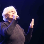 Huri Sapan, 55 yıllık sanat yaşamını anlamlı bir konser ile noktaladı