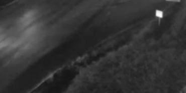 İki servis aracının karıştığı kaza kamerada... 20 işçi yaralandı