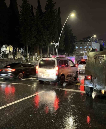 İstanbul Emniyet Müdürü Selami Yıldız, Esenler’de asayiş uygulamasını yerinde denetledi