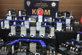 İstanbul’da 50 milyon lira değerinde 3 bin 500 kaçak oyun konsolu ele geçirildi