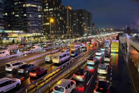 İstanbul’da mesainin son gününde trafik yüzde 90 oldu