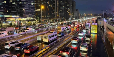 İstanbul’da mesainin son gününde trafik yüzde 90 oldu