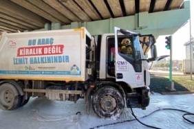 İzmit Belediyesi’nin çöp kamyonunda yangın çıktı