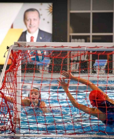 Kadınlar Türkiye Sutopu Şampiyonası Balıkesir’de başladı