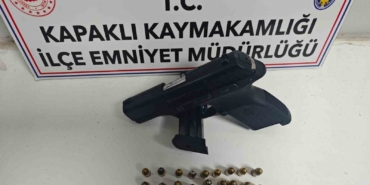 Kapaklı’da polis ekipleri ruhsatsız tabanca ele geçirdi