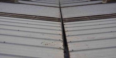 Kapalı pazar çatısında bakım ve onarım çalışması yapıldı