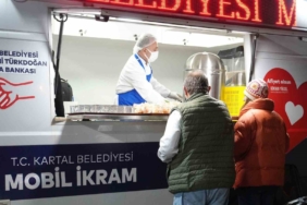 Kartal Belediyesi’nden soğuk kış sabahlarında içleri ısıtan ikram