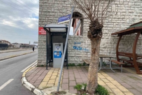 Kendini kart dolum kulübesine asmaya çalıştı