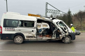 Kırklareli’nde yük treni ile minibüs çarpıştı: Yaralı sayısı 5’e yükseldi