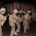 Kocaeli’de 16 ayrı adreste silah kaçakçılarına baskın