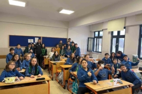 Kocaelisporlu futbolcular öğrenciler ile buluştu