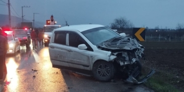 Kontrolden çıkan araç enerji nakil hattı direğine çarptı: 1 yaralı