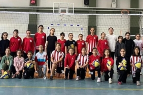 Körfez’de voleybol ve basketbol okullarına ilgi büyük
